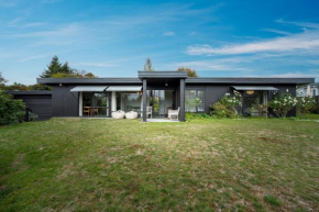 Henry's Bach, Taupo